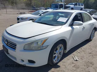 2013 Nissan Maxima SV z VIN 1N4AA5AP9DC806486, wystawiony jako IAAI lot #42159266 z przebiegiem 102 908 mil mil oraz . Historia ofert i sprzedaży dostępna na DreamBid. Obrazek 2.