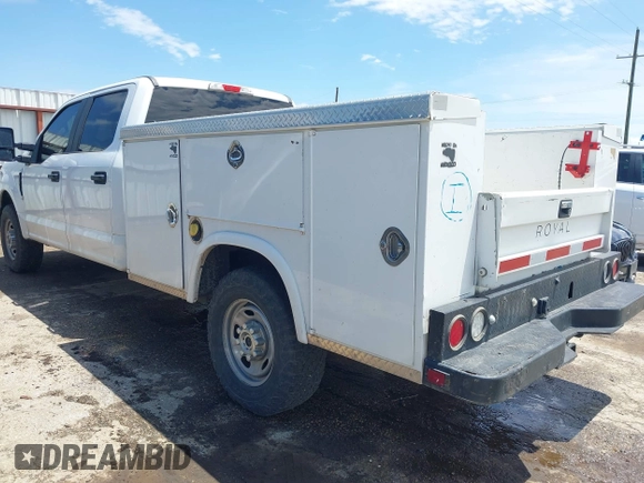 2019 Ford F-250 XL with VIN 1FT7W2A64KEE32821, listed as a IAAI auction lot 42628595 with 264,682 mi miles and . Bid and sale history available at DreamBid. Image 3.