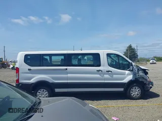 2024 Ford Transit Passenger XL с VIN 1FBAX2Y82RKA83295, выставлен на аукционе IAAI как лот 42443760 с пробегом 19 319 миль миль и . История ставок и продаж доступна на DreamBid. Изображение 14.