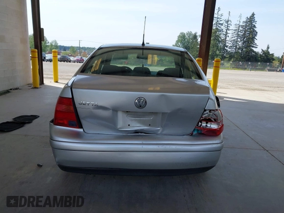 2000 Volkswagen Jetta GLS z VIN 3VWSA29M4YM195775, wystawiony jako IAAI lot #42131518 z przebiegiem 314 472 mil mil oraz . Historia ofert i sprzedaży dostępna na DreamBid. Obrazek 17.