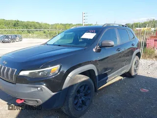 2019 Jeep Cherokee Trailhawk with VIN 1C4PJMBX3KD483895, listed as a IAAI auction lot 42696774 with 122,932 mi miles and . Bid and sale history available at DreamBid. Image 17.