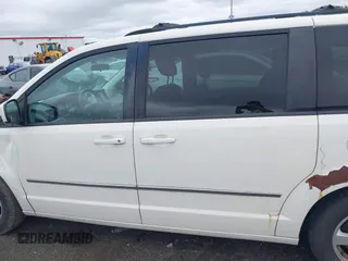 2010 Dodge Grand Caravan SXT z VIN 2D4RN5D18AR247124, wystawiony jako IAAI lot #42257538 z przebiegiem 197 443 mil mil oraz . Historia ofert i sprzedaży dostępna na DreamBid. Obrazek 14.