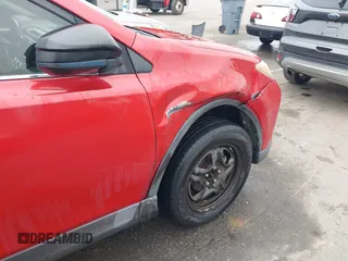 2016 Toyota RAV4 LE z VIN JTMZFREV6GJ078639, wystawiony jako IAAI lot #41891971 z przebiegiem 154 929 mil mil oraz . Historia ofert i sprzedaży dostępna na DreamBid. Obrazek 17.