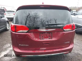 2018 Chrysler Pacifica Limited z VIN 2C4RC1GG3JR171887, wystawiony jako IAAI lot #41734542 z przebiegiem 116 041 mil mil oraz . Historia ofert i sprzedaży dostępna na DreamBid. Obrazek 16.