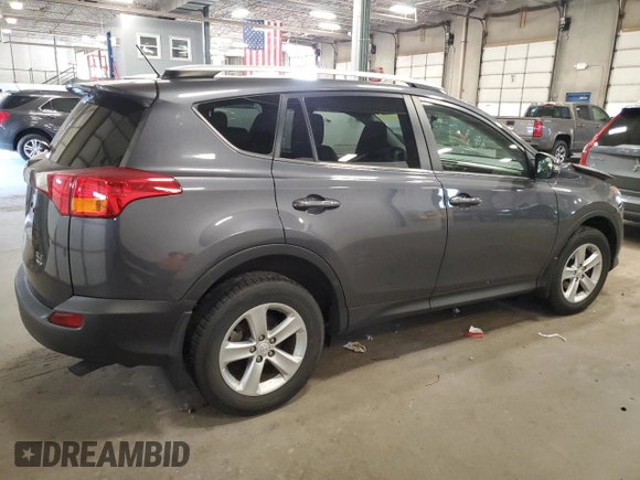 2013 Toyota RAV4 XLE z VIN JTMRFREV5DD023402, wystawiony jako Copart lot #56192905 z przebiegiem 137 037 mil mil oraz Szkoda całkowita • Salvage title. Historia ofert i sprzedaży dostępna na DreamBid. Obrazek 3.