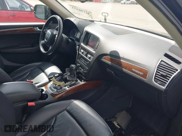 2009 Audi Q5 Premium Plus z VIN WA1KK78R29A042363, wystawiony jako IAAI lot #42190373 z przebiegiem 175 742 mil mil oraz . Historia ofert i sprzedaży dostępna na DreamBid. Obrazek 5.