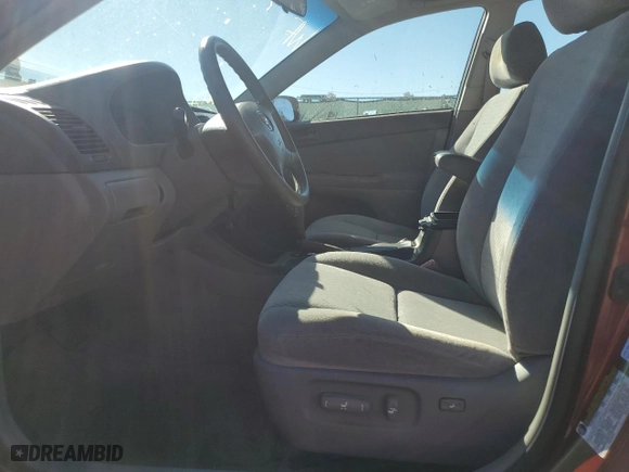2004 Toyota Camry LE with VIN 4T1BF32K14U064646, listed as a Copart auction lot 83047914 with 44,578 mi miles and Salvage Title. Bid and sale history available at carsss.com. Image 7.