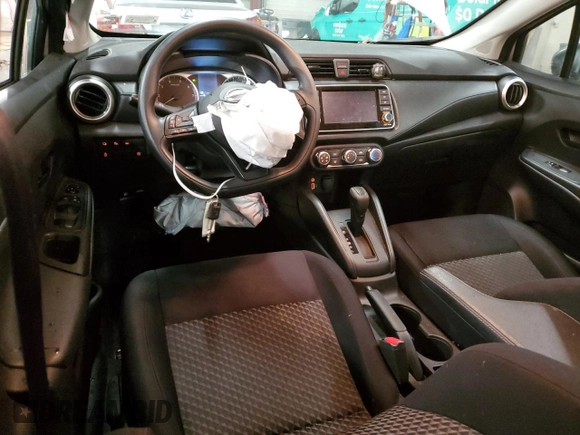 2023 Nissan Versa S z VIN 3N1CN8DV5PL832890, wystawiony jako Copart lot #43511595 z przebiegiem 24 836 mil mil oraz Szkoda całkowita • Salvage title. Historia ofert i sprzedaży dostępna na DreamBid. Obrazek 8.