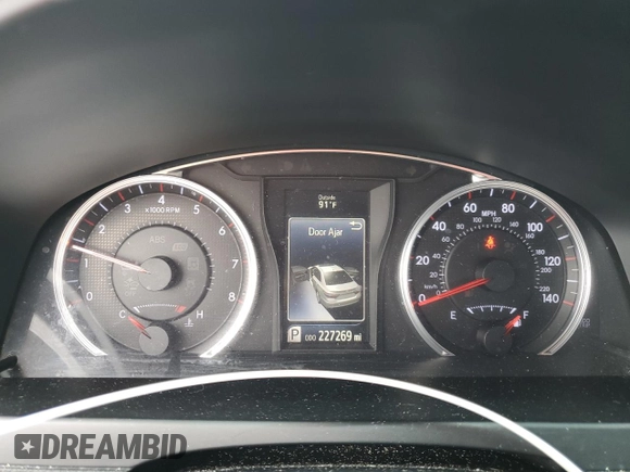 2017 Toyota Camry XLE z VIN 4T1BF1FK9HU814458, wystawiony jako Copart lot #59431165 z przebiegiem 227 269 mil mil oraz Szkoda całkowita • Salvage title. Historia ofert i sprzedaży dostępna na DreamBid. Obrazek 9.