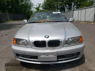 2001 BMW 3 Series 330Ci with VIN WBABS53441JU86514, listed as a Copart auction lot 59260014 with 123,862 mi miles and Salvage Title. Bid and sale history available at carsss.com. Image 6.