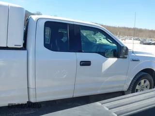 2018 Ford F-150 XL z VIN 1FTFX1C57JKF08037, wystawiony jako IAAI lot #41683537 z przebiegiem 195 633 mil mil oraz . Historia ofert i sprzedaży dostępna na DreamBid. Obrazek 13.