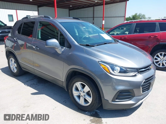 2020 Chevrolet Trax LT z VIN 3GNCJLSB4LL336176, wystawiony jako IAAI lot #42196500 z przebiegiem 54 545 mil mil oraz . Historia ofert i sprzedaży dostępna na DreamBid. Obrazek 1.