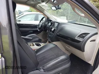 2014 Chrysler Town & Country Touring L with VIN 2C4RC1CG6ER195502, listed as a IAAI auction lot 42009629 with 126,157 mi miles and . Bid and sale history available at DreamBid. Image 5.