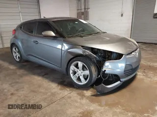 2013 Hyundai Veloster w/Gray Int with VIN KMHTC6AD4DU117924, listed as a IAAI auction lot 41339465 with 156,004 mi miles. Bid and sale history available at carsss.com. Image 1.
