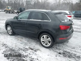 2017 Audi Q3 Premium Plus z VIN WA1JCCFS5HR000986, wystawiony jako IAAI lot #41471543 z przebiegiem 68 087 mil mil oraz . Historia ofert i sprzedaży dostępna na DreamBid. Obrazek 3.