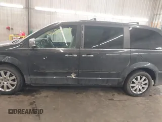 2011 Chrysler Town & Country Touring-L with VIN 2A4RR8DG5BR799358, listed as a IAAI auction lot 41650275 with 143,779 mi miles. Bid and sale history available at carsss.com. Image 15.