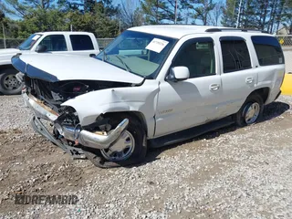 2003 GMC Yukon SLT with VIN 1GKEC13Z33R171861, listed as a IAAI auction lot 41739226 with 230,139 mi miles. Bid and sale history available at carsss.com. Image 2.