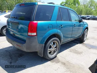 2005 Saturn VUE with VIN 5GZCZ33D35S825348, listed as a IAAI auction lot 42074908 with 141,340 mi miles. Bid and sale history available at carsss.com. Image 4.