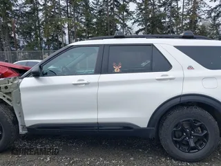 2022 Ford Explorer Timberline z VIN 1FMSK8JH8NGC38906, wystawiony jako IAAI lot #41620210 z przebiegiem 47 945 mil mil oraz . Historia ofert i sprzedaży dostępna na DreamBid. Obrazek 15.