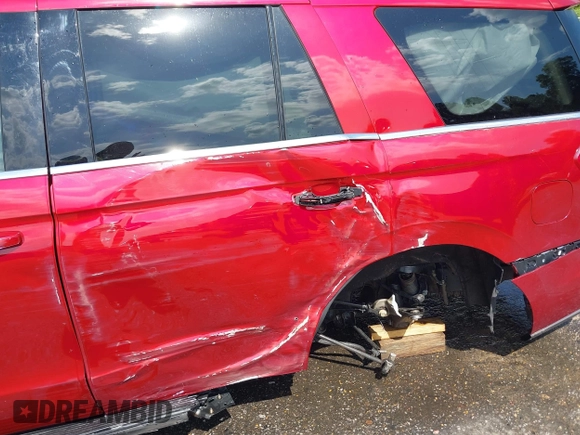 2019 Ford Expedition XLT z VIN 1FMJU1HT5KEA71256, wystawiony jako IAAI lot #42159247 z przebiegiem 133 054 mil mil oraz . Historia ofert i sprzedaży dostępna na DreamBid. Obrazek 6.