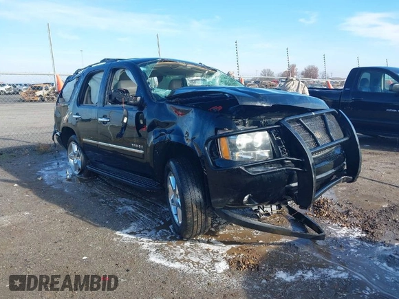 2010 Chevrolet Tahoe LTZ z VIN 1GNUCCE02AR185790, wystawiony jako IAAI lot #41105345 z przebiegiem 123 733 mil mil oraz . Historia ofert i sprzedaży dostępna na DreamBid. Obrazek 1.