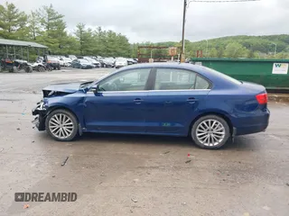 2011 Volkswagen Jetta SEL z VIN 3VWLZ7AJ2BM102447, wystawiony jako IAAI lot #42312584 z przebiegiem 103 392 mil mil oraz . Historia ofert i sprzedaży dostępna na DreamBid. Obrazek 15.