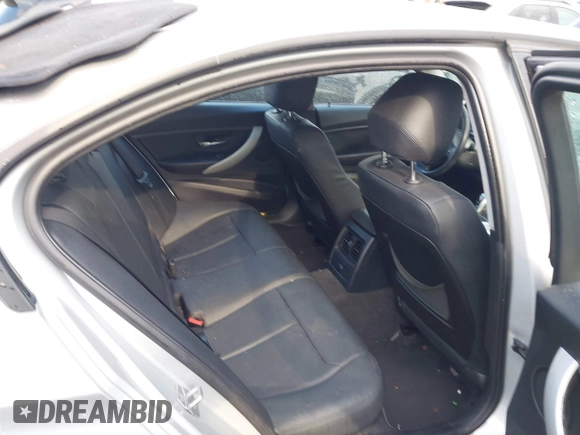 2013 BMW 3 Series 328i z VIN WBA3C1G57DNR48431, wystawiony jako IAAI lot #42156021 z przebiegiem 81 734 mil mil oraz . Historia ofert i sprzedaży dostępna na DreamBid. Obrazek 8.