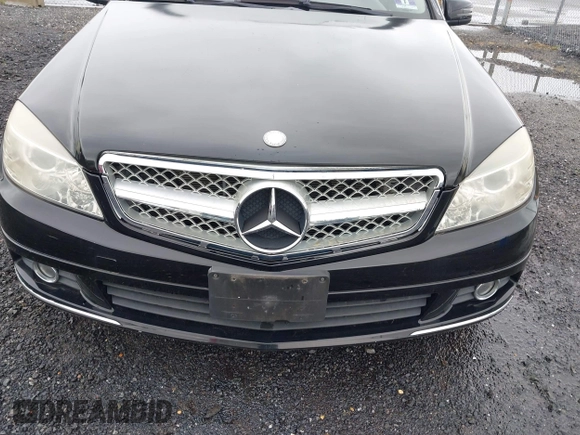 2011 Mercedes-Benz C 300 Sport z VIN WDDGF8BB8BR141526, wystawiony jako IAAI lot #42340242 z przebiegiem 105 699 mil mil oraz . Historia ofert i sprzedaży dostępna na DreamBid. Obrazek 6.