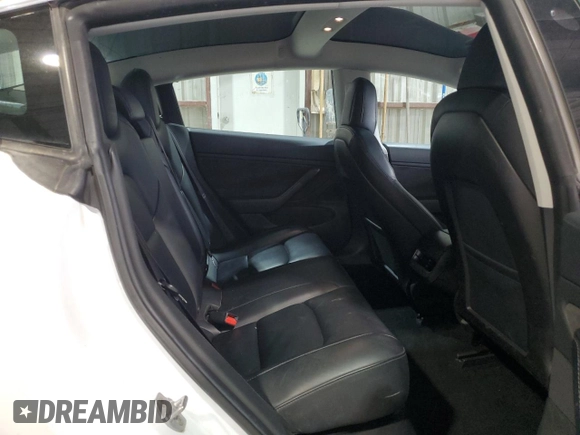 2019 Tesla Model 3 Mid Range z VIN 5YJ3E1EA3KF427229, wystawiony jako Copart lot #60881305 z przebiegiem 78 975 mil mil oraz Czysty tytuł • Clean title. Historia ofert i sprzedaży dostępna na DreamBid. Obrazek 10.