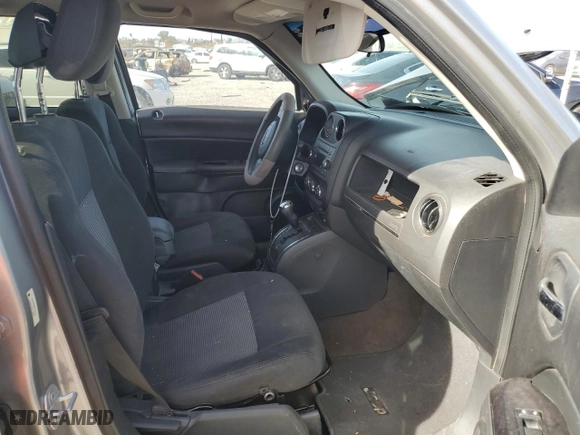 2015 Jeep Patriot Sport with VIN 1C4NJPBB5FD107167, listed as a Copart auction lot 43131255 with 121,069 mi miles and Salvage Title. Bid and sale history available at carsss.com. Image 7.