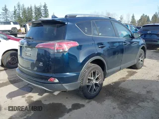 2017 Toyota RAV4 SE z VIN JTMJFREV7HJ709543, wystawiony jako IAAI lot #41355727 z przebiegiem 54 585 mil mil oraz . Historia ofert i sprzedaży dostępna na DreamBid. Obrazek 4.