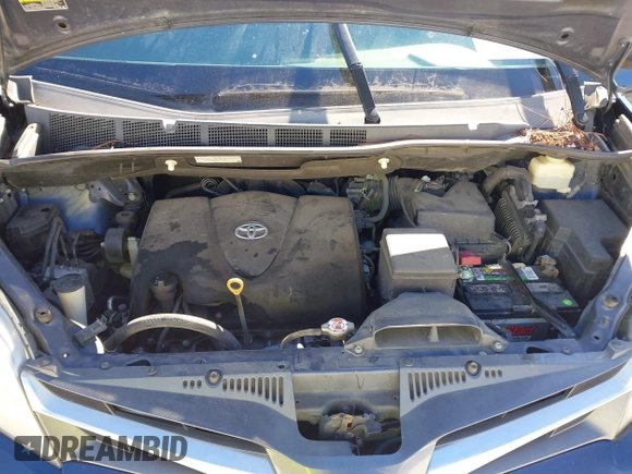 2018 Toyota Sienna XLE Auto Access Seat with VIN 5TDYZ3DC5JS914497, listed as a IAAI auction lot 41206120 with 208,996 mi miles. Bid and sale history available at carsss.com. Image 10.