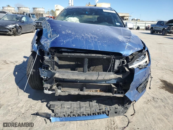2019 Volvo XC60 R-Design with VIN LYVA22RM6KB313270, listed as a Copart auction lot 47315735 with 67,823 mi miles and Salvage Title. Bid and sale history available at carsss.com. Image 5.