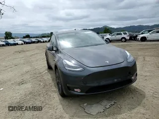 2024 Tesla Model Y с VIN 7SAYGDED1RF177417, выставлен на аукционе Copart как лот 54241755 с пробегом 7 716 миль миль и Списание • Salvage title. История ставок и продаж доступна на DreamBid. Изображение 13.
