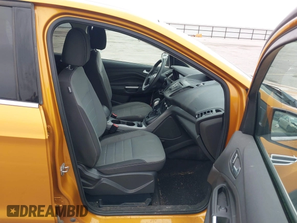 2016 Ford Escape SE z VIN 1FMCU9GX1GUC59233, wystawiony jako IAAI lot #41958573 z przebiegiem 133 223 mil mil oraz . Historia ofert i sprzedaży dostępna na DreamBid. Obrazek 5.