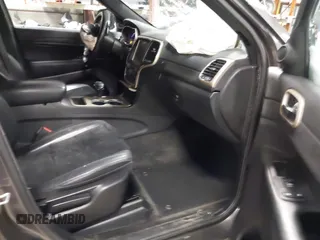 2015 Jeep Grand Cherokee Laredo with VIN 1C4RJFAGXFC752489, listed as a IAAI auction lot 41382389 with 147,892 mi miles. Bid and sale history available at carsss.com. Image 5.