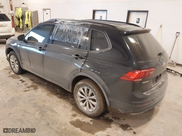 2019 Volkswagen Tiguan S with VIN 3VV0B7AX3KM182311, listed as a IAAI auction lot 41727114 with 98,035 mi miles. Bid and sale history available at carsss.com. Image 3.