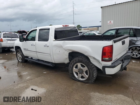 2011 GMC Sierra 3500HD DRW Denali z VIN 1GT426C84BF248011, wystawiony jako Copart lot #60469315 z przebiegiem 297 437 mil mil oraz Szkoda całkowita • Salvage title. Historia ofert i sprzedaży dostępna na DreamBid. Obrazek 2.