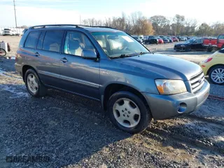 2005 Toyota Highlander with VIN JTEDP21A850067867, listed as a IAAI auction lot 41440593 with 285,688 mi miles. Bid and sale history available at carsss.com. Image 1.