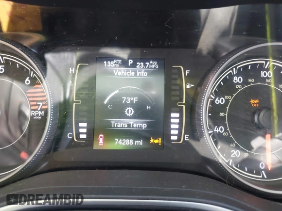 2021 Jeep Cherokee Latitude Plus z VIN 1C4PJMLB8MD116593, wystawiony jako IAAI lot #42484098 z przebiegiem 74 288 mil mil oraz . Historia ofert i sprzedaży dostępna na DreamBid. Obrazek 16.