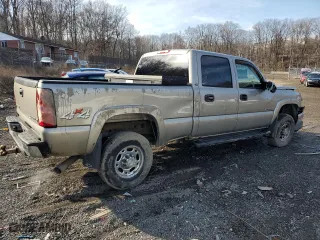 2003 Chevrolet Silverado 2500HD LS with VIN 1GCHK23U43F234800, listed as a Copart auction lot 44131205 with 0 mi miles and Salvage Title. Bid and sale history available at carsss.com. Image 3.
