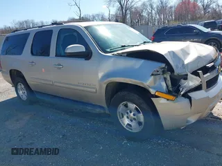 2014 Chevrolet Suburban LT z VIN 1GNSKJE71ER145069, wystawiony jako IAAI lot #41855455 z przebiegiem 197 617 mil mil oraz . Historia ofert i sprzedaży dostępna na DreamBid. Obrazek 1.
