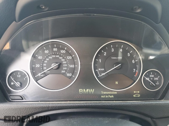 2015 BMW 3 Series 320i z VIN WBA3B1G56FNT63992, wystawiony jako Copart lot #60656215 z przebiegiem Nie podano mil oraz Czysty tytuł • Clean title. Historia ofert i sprzedaży dostępna na DreamBid. Obrazek 9.
