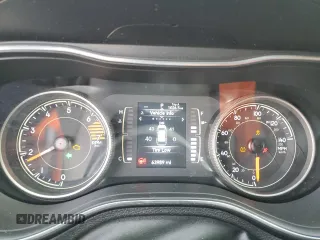 2019 Jeep Cherokee Latitude Plus с VIN 1C4PJLLB0KD265314, выставлен на аукционе Copart как лот 55919315 с пробегом 63 989 миль миль и На запчасти • Non repairable. История ставок и продаж доступна на DreamBid. Изображение 9.