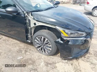2025 Nissan Altima SV z VIN 1N4BL4DV9SN375653, wystawiony jako IAAI lot #42509470 z przebiegiem 6 362 mil mil oraz . Historia ofert i sprzedaży dostępna na DreamBid. Obrazek 6.