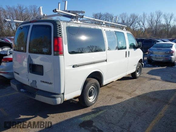2001 Chevrolet City Express Cargo z VIN 1GNGG25R911208054, wystawiony jako IAAI lot #40999785 z przebiegiem 238 227 mil mil oraz . Historia ofert i sprzedaży dostępna na DreamBid. Obrazek 4.
