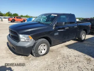 2018 Ram 1500 Tradesman z VIN 1C6RR6FGXJS299241, wystawiony jako Copart lot #52489015 z przebiegiem 179 730 mil mil oraz Szkoda całkowita • Salvage title. Historia ofert i sprzedaży dostępna na DreamBid. Obrazek 1.