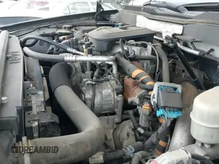 2016 Chevrolet Silverado 2500HD Work Truck z VIN 1GC2KUE84GZ265163, wystawiony jako IAAI lot #42796264 z przebiegiem 239 706 mil mil oraz . Historia ofert i sprzedaży dostępna na DreamBid. Obrazek 16.