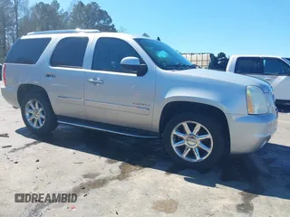 2010 GMC Yukon Denali z VIN 1GKUKEEFXAR208118, wystawiony jako IAAI lot #41618086 z przebiegiem 190 851 mil mil oraz . Historia ofert i sprzedaży dostępna na DreamBid. Obrazek 1.