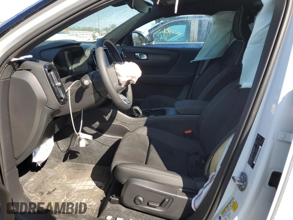 2024 Volvo XC40 Plus z VIN YV4ER3XL3R2240719, wystawiony jako Copart lot #43649755 z przebiegiem 1 281 mil mil oraz Szkoda całkowita • Salvage title. Historia ofert i sprzedaży dostępna na DreamBid. Obrazek 7.